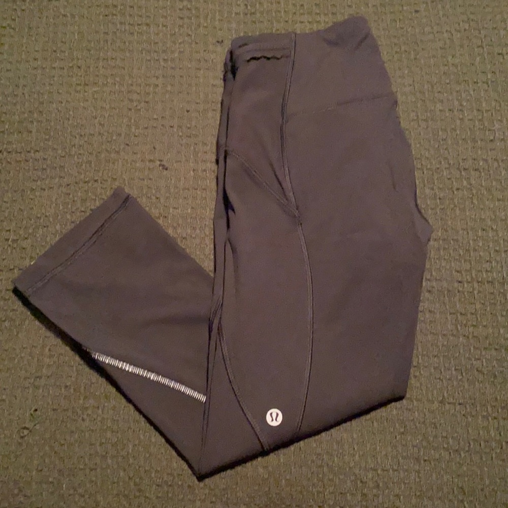 Lululemon size 4 capris